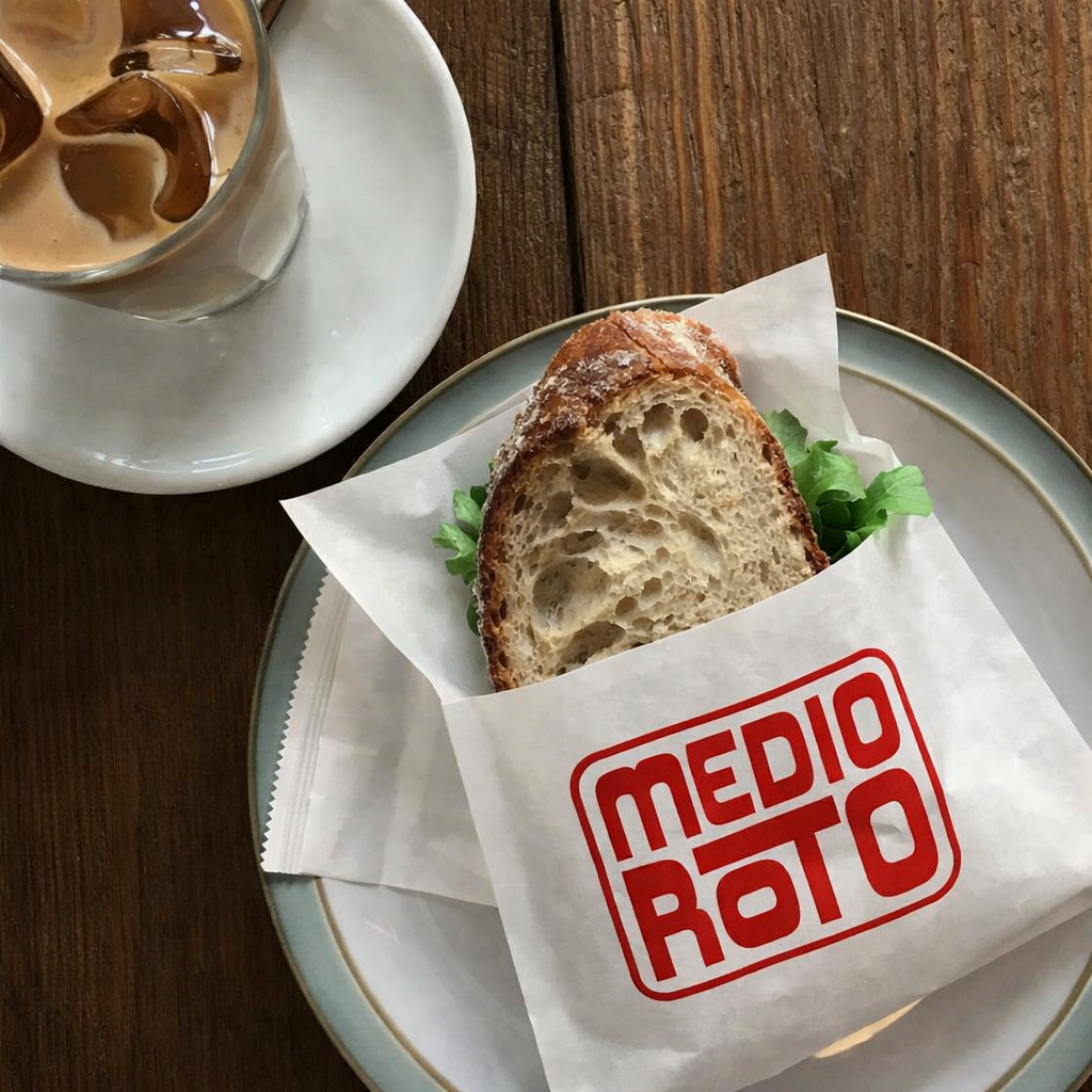 20260219 2213 Sandwich Y Cafe Helado Remix 01khwm10jre8ct2a4jfz19m48s 1